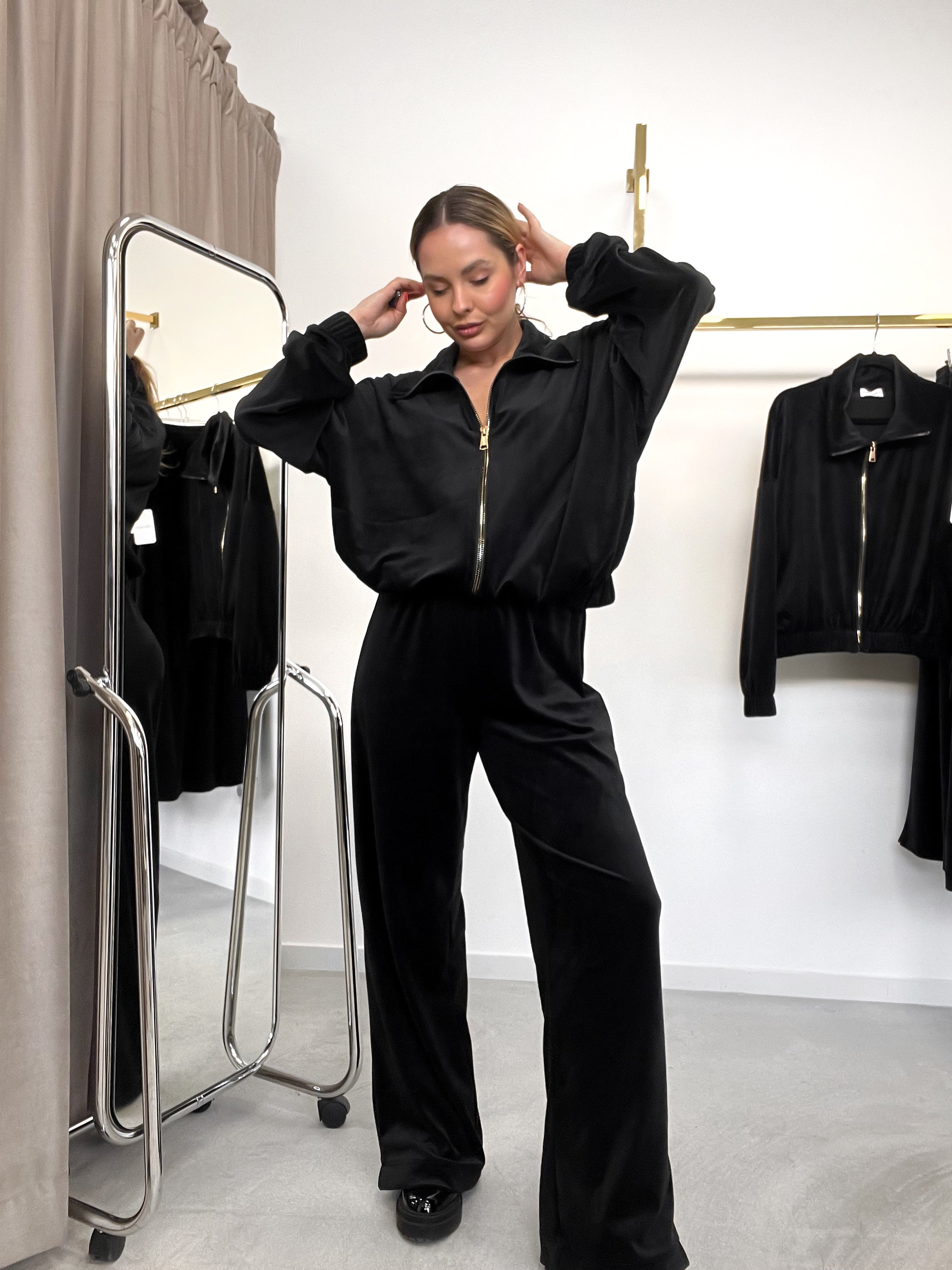 SOFT BLACK kostiumėlis