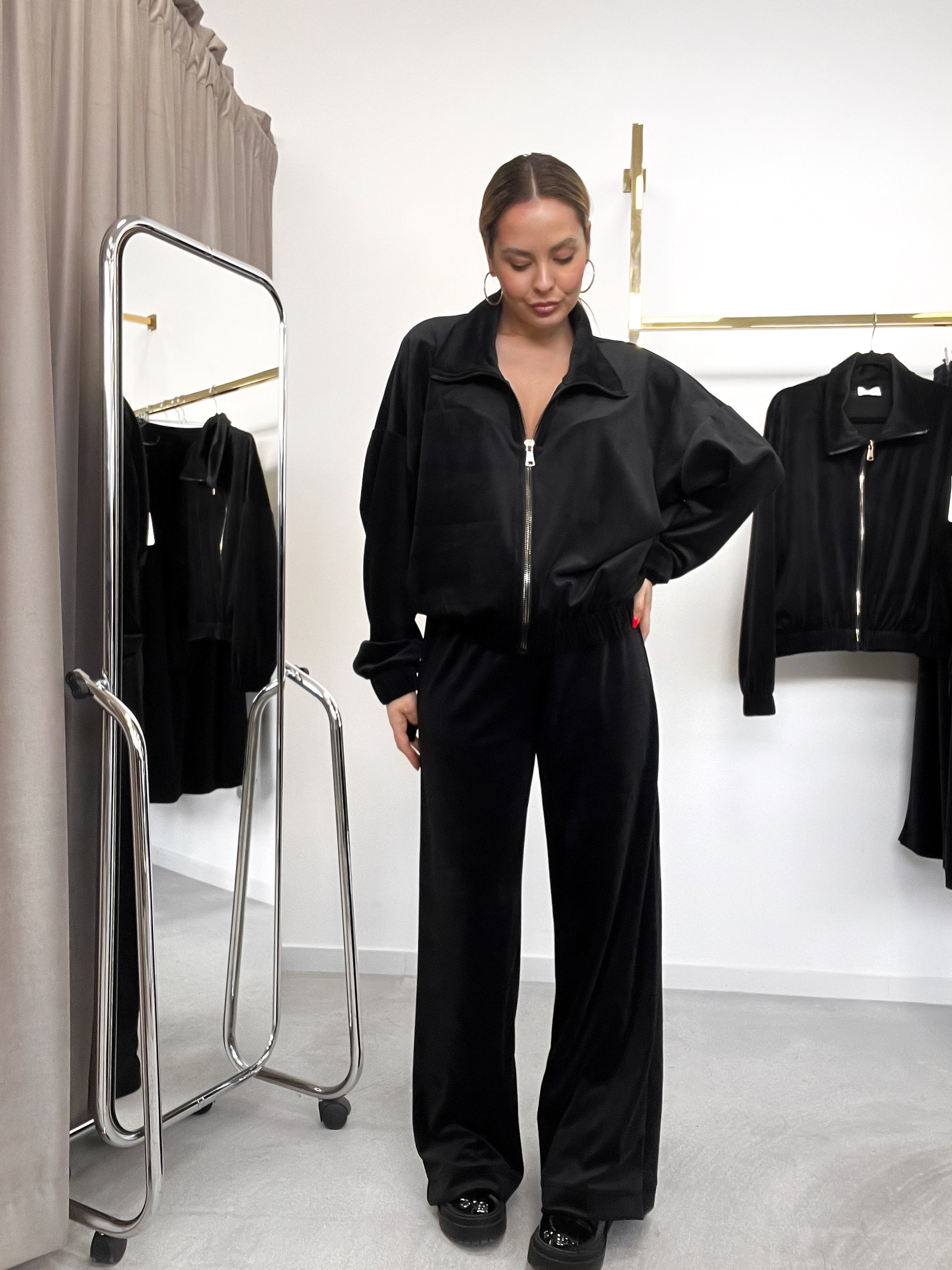 SOFT BLACK kostiumėlis