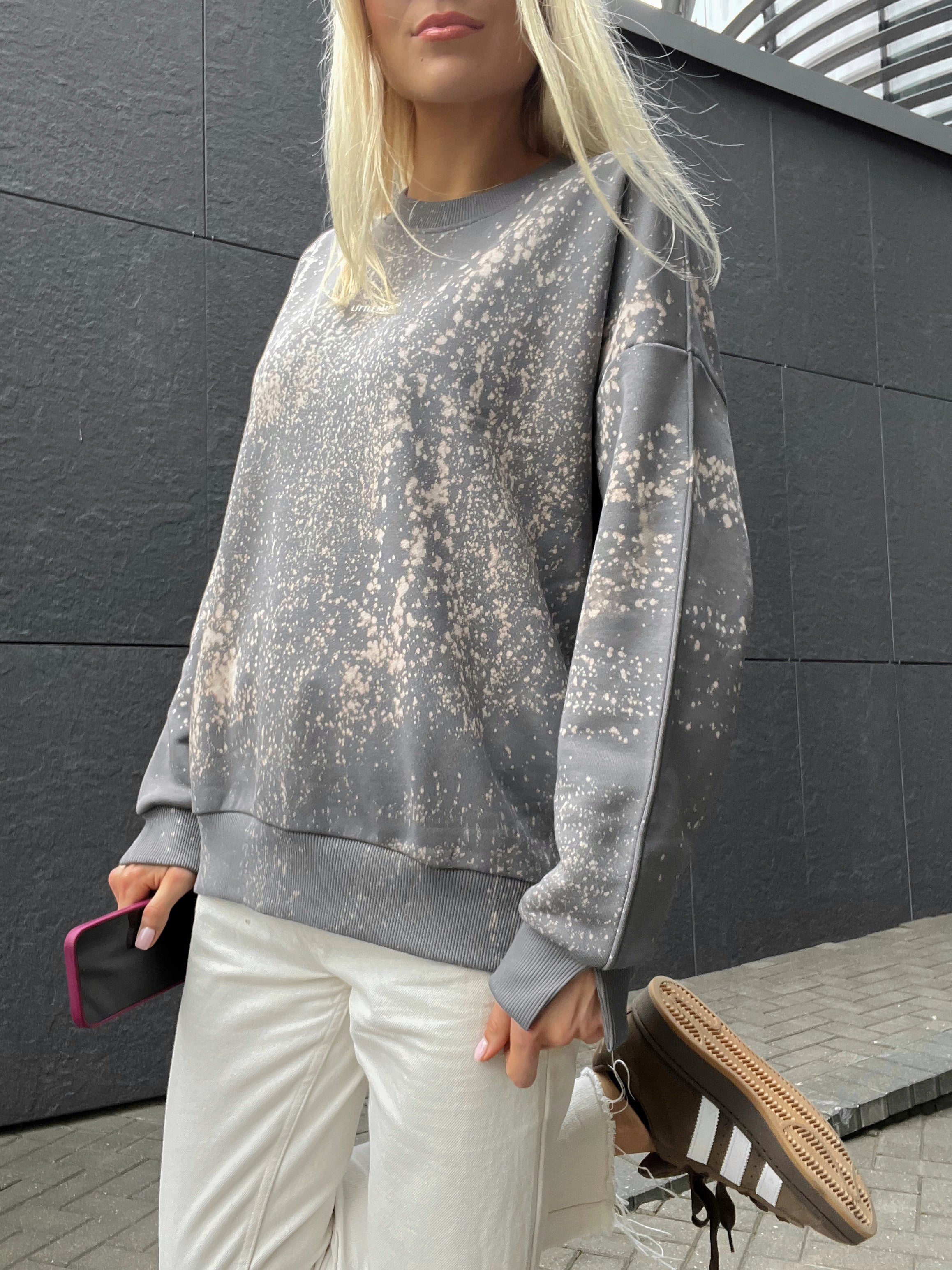 THE DROPS OF CONFIDENT DŽEMPERIS