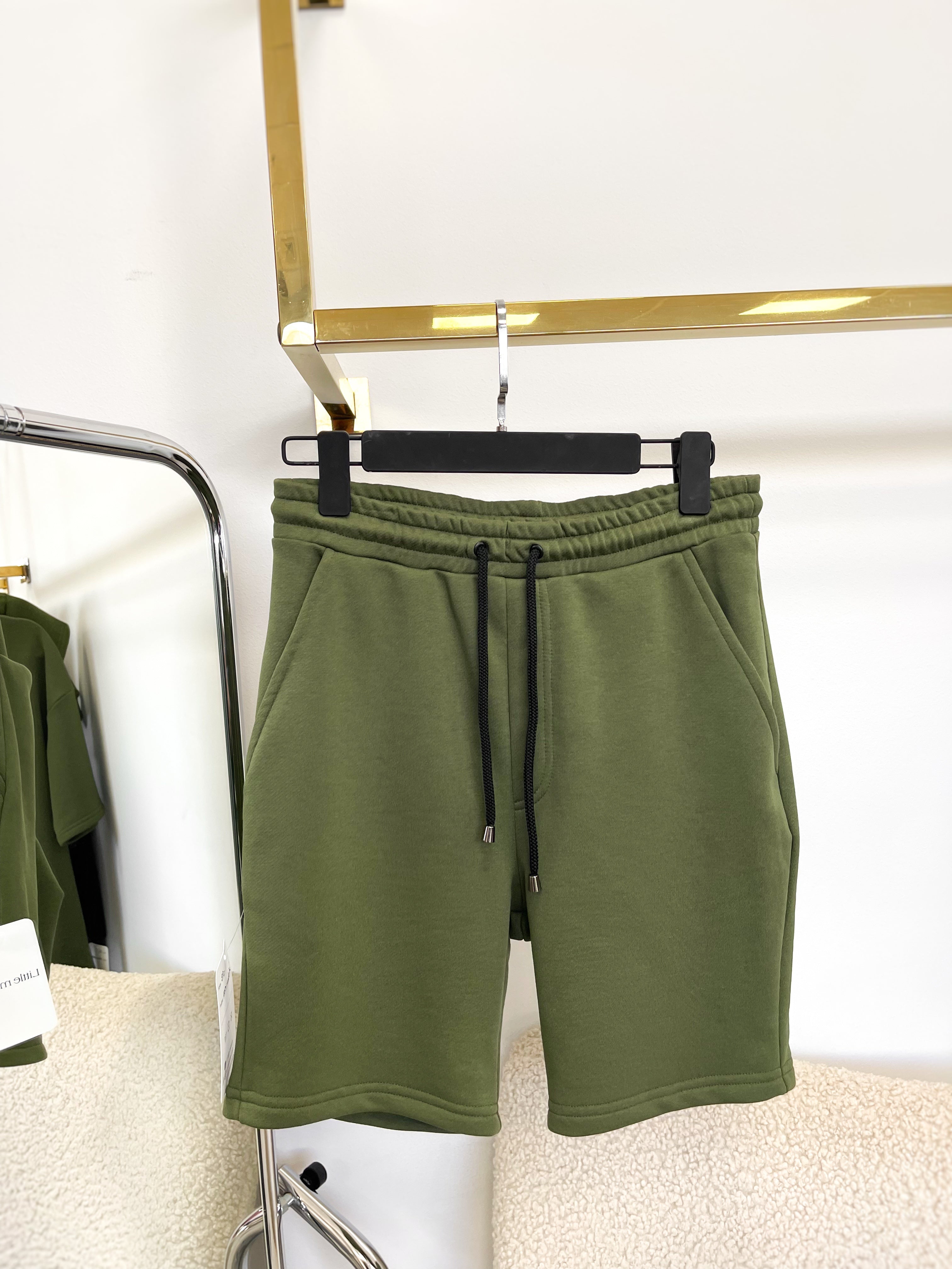 MOSS GREEN šortai