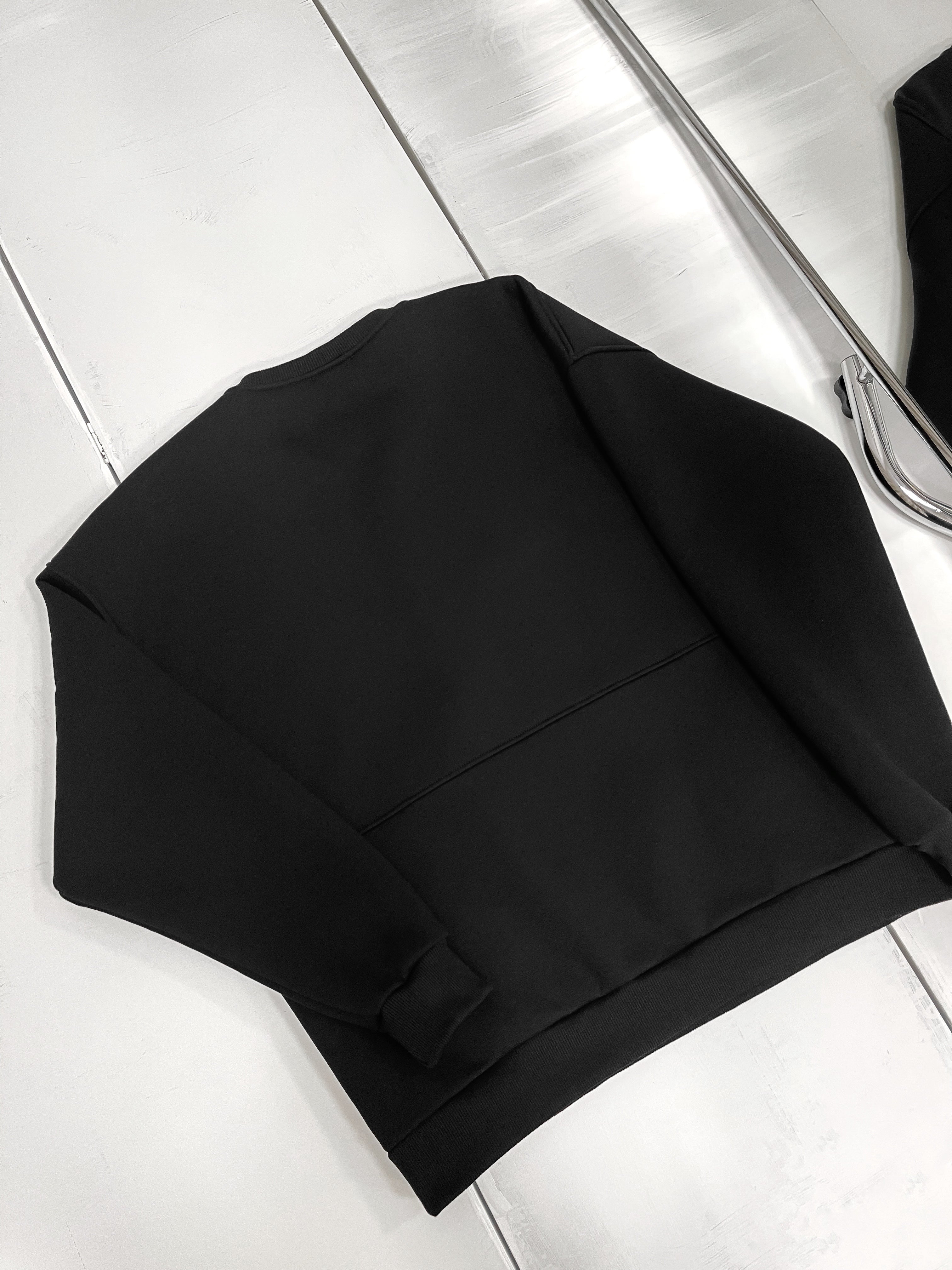 BLACK LINES džemperis