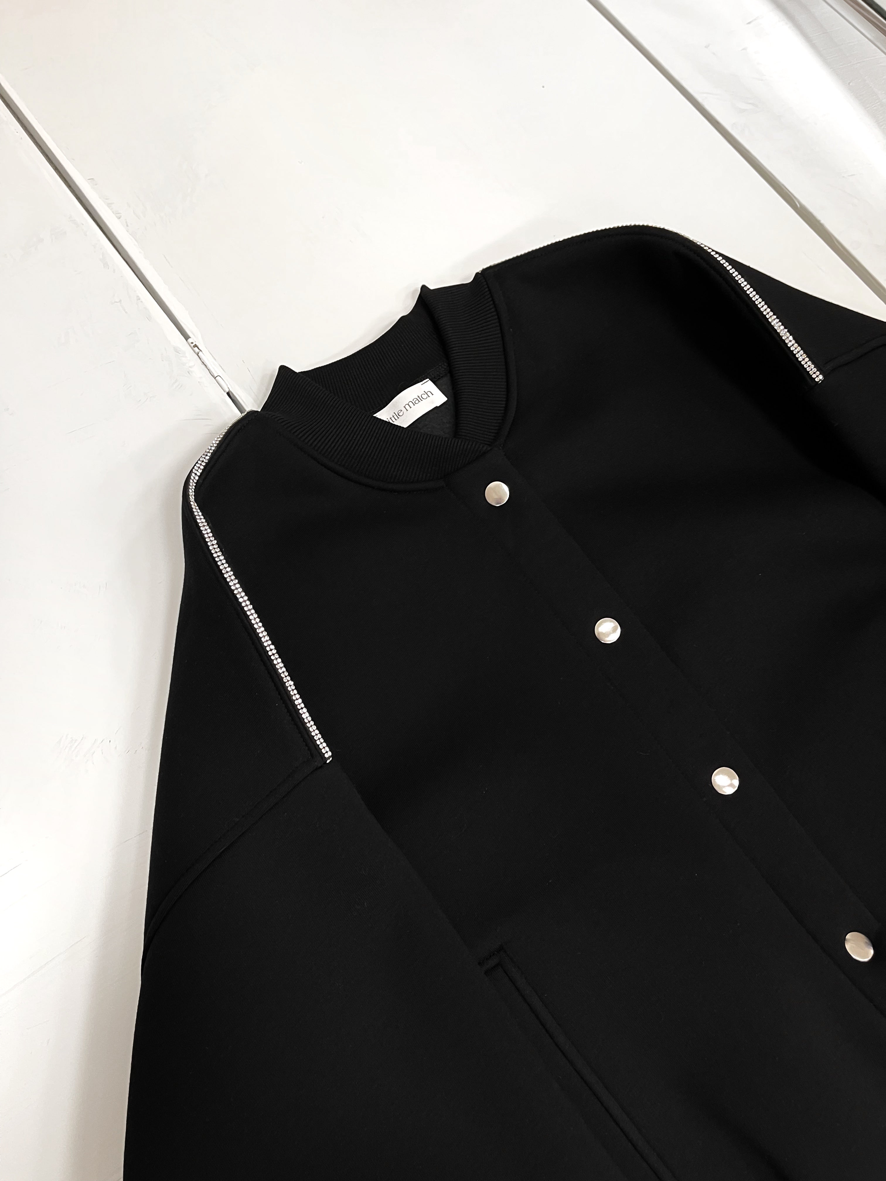 BLACK BLISS bomberis