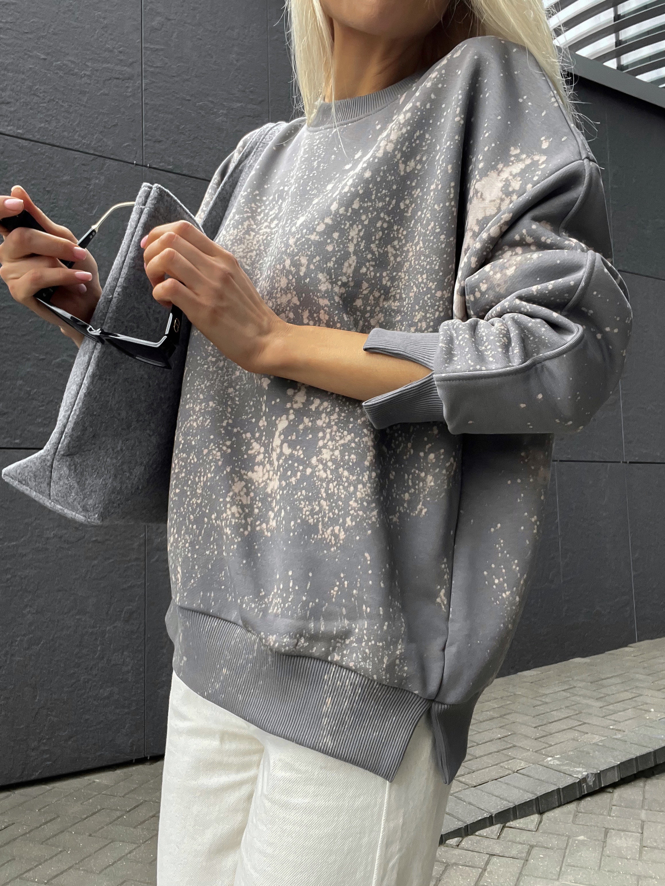 THE DROPS OF CONFIDENT DŽEMPERIS