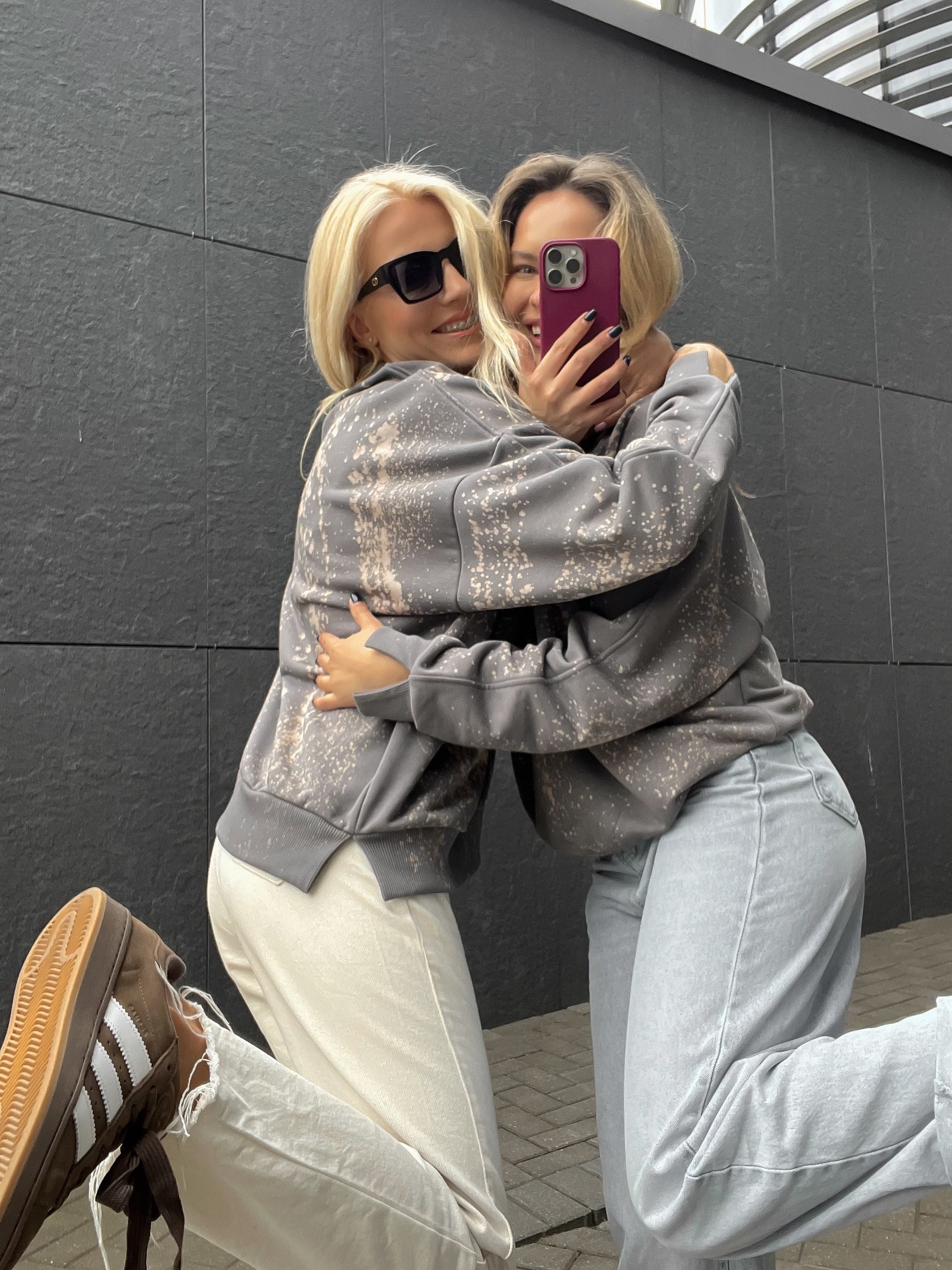 THE DROPS OF CONFIDENT DŽEMPERIS