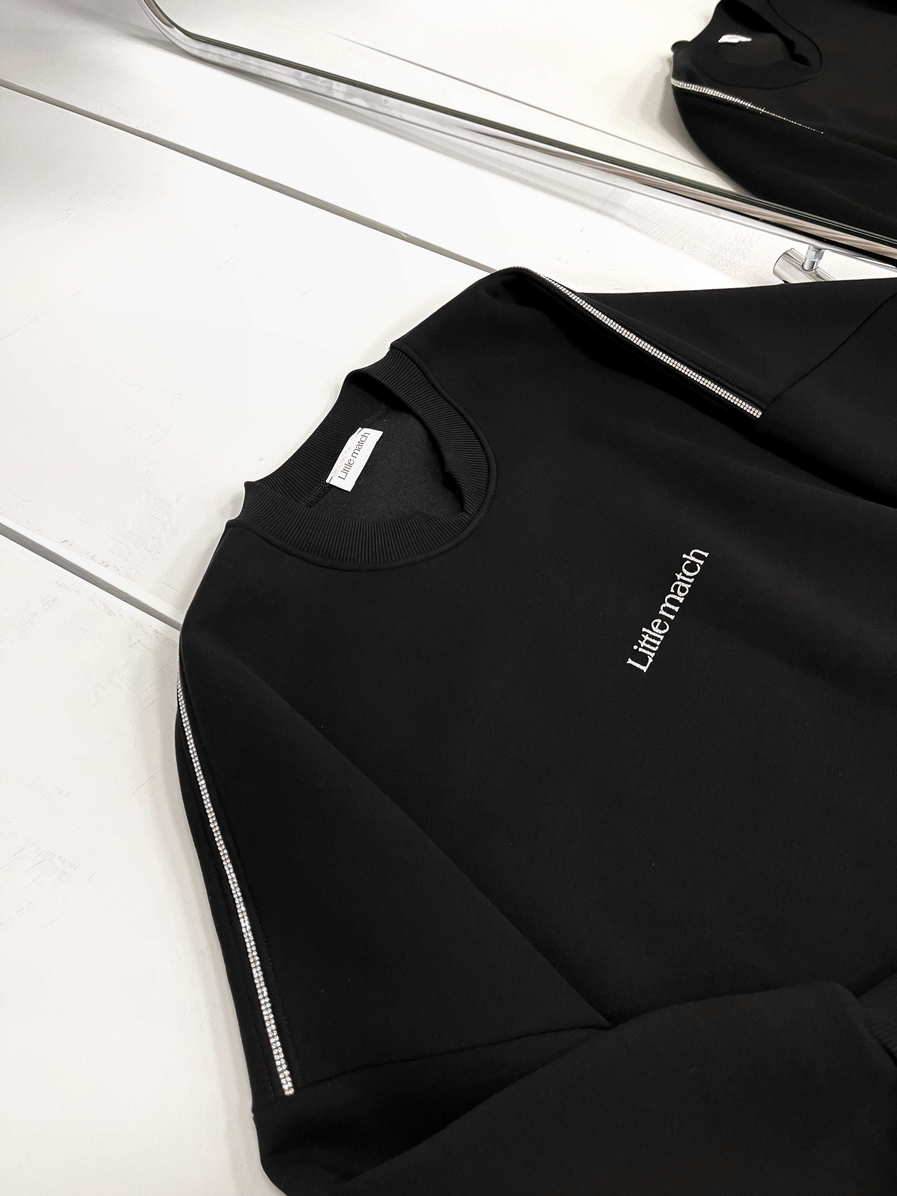 BLACK BLISS džemperis