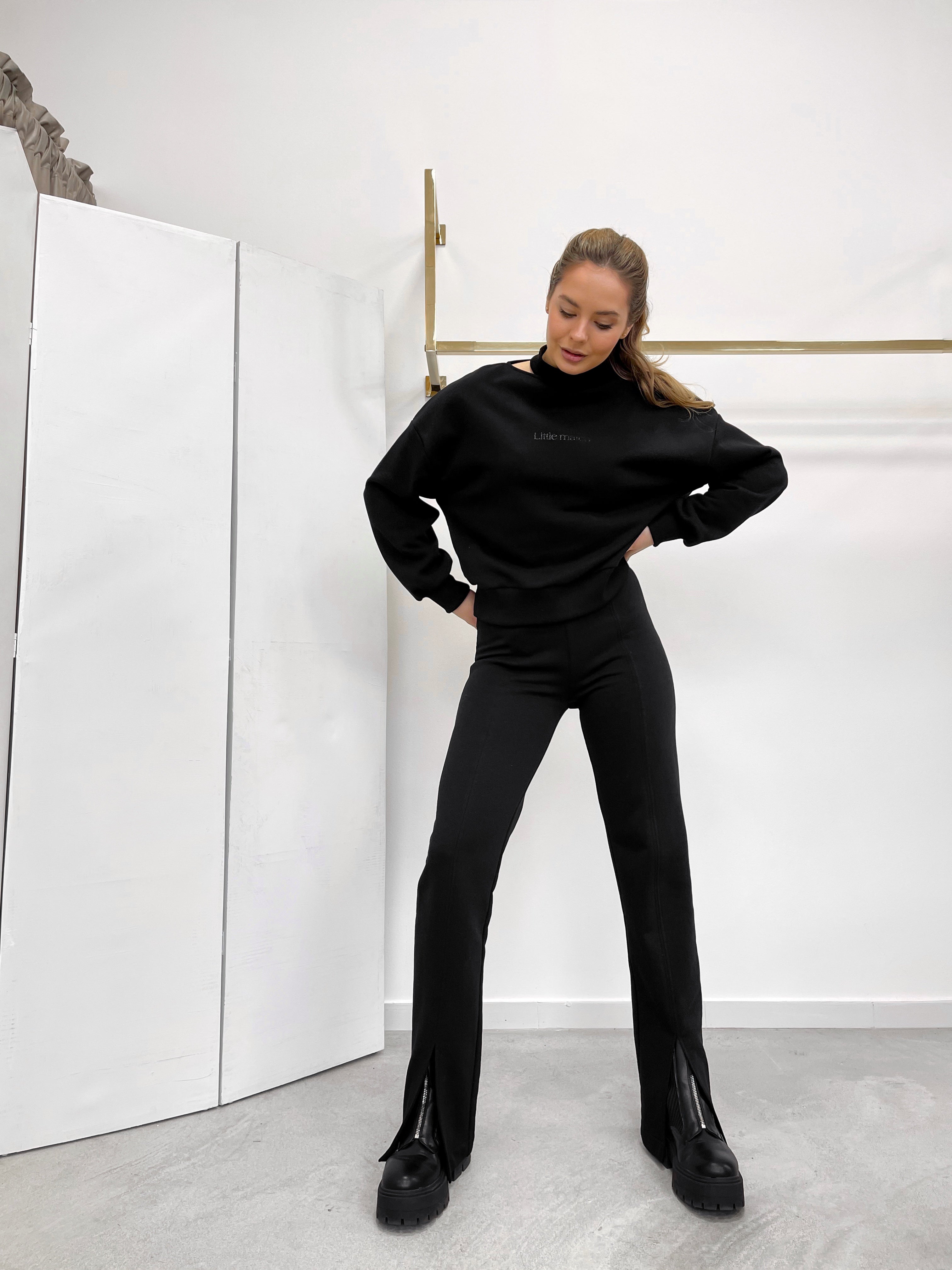 BLACK LOVE kelnės su skeltais