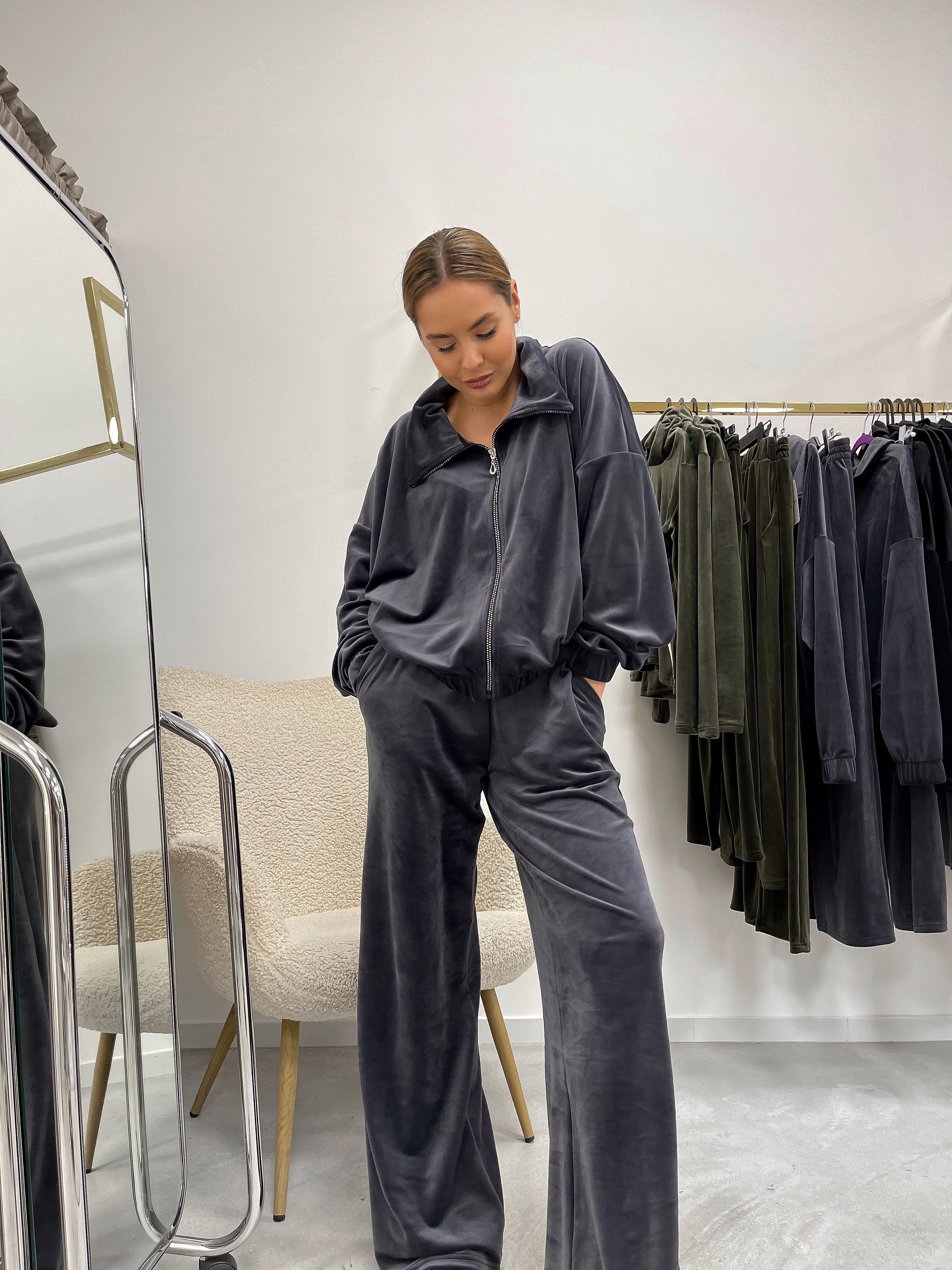 SOFT GRAPHIT costume