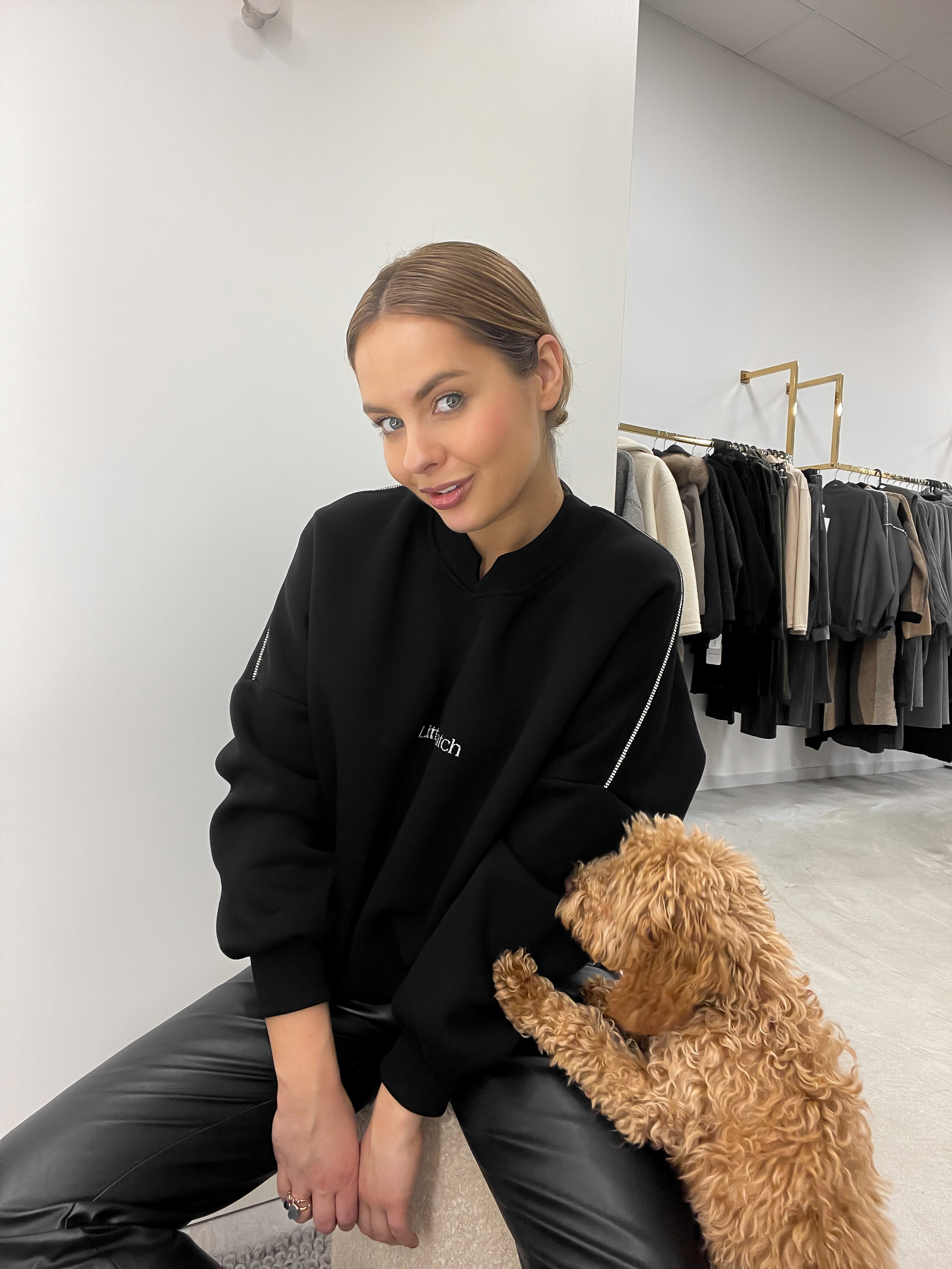 BLACK BLISS džemperis